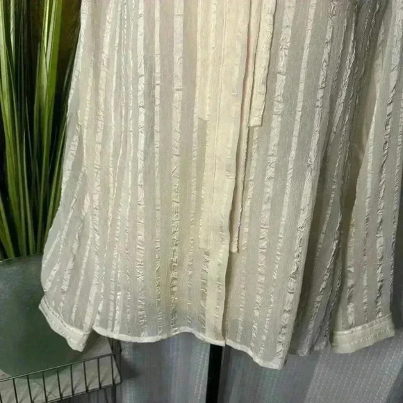 Additions Chico’s Women’s 1 M Ivory Ruffled Textured Chiffon Long Sleeve Tunic - Picture 3 of 13